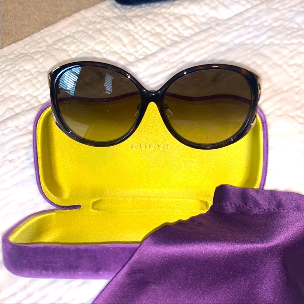 Like New!😍Beautiful and authentic Gucci sunglasses!😍😎